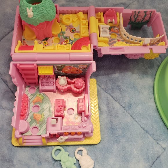 Shopkins Lil Secrets Moose Toys Funny Bunny Bakery Micro playset - Picture 2 of 2